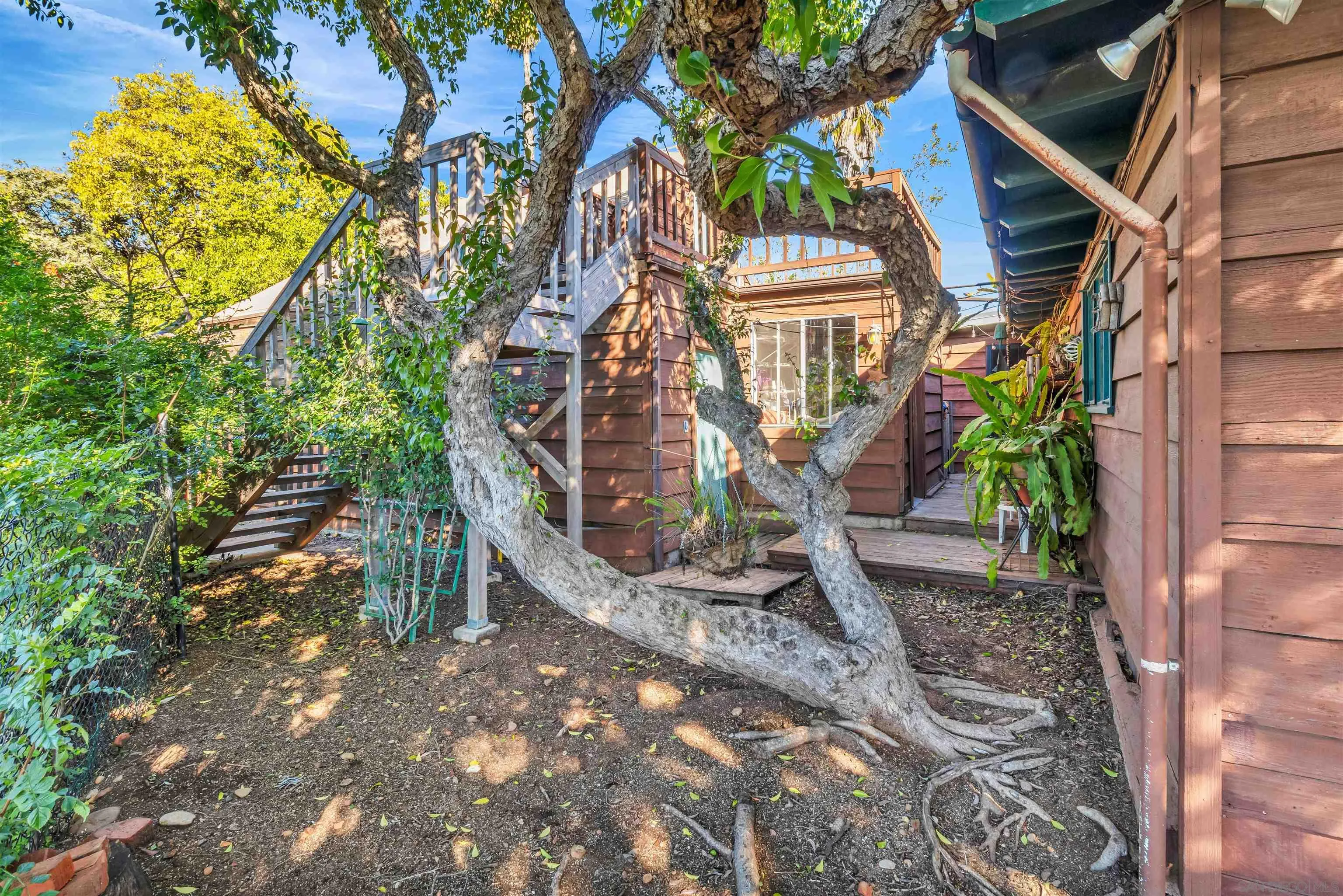 https://cdn.realtyfeed.com/cdn/127/2601204/1b4ab027408d88c91b8900ff7010810b.webp