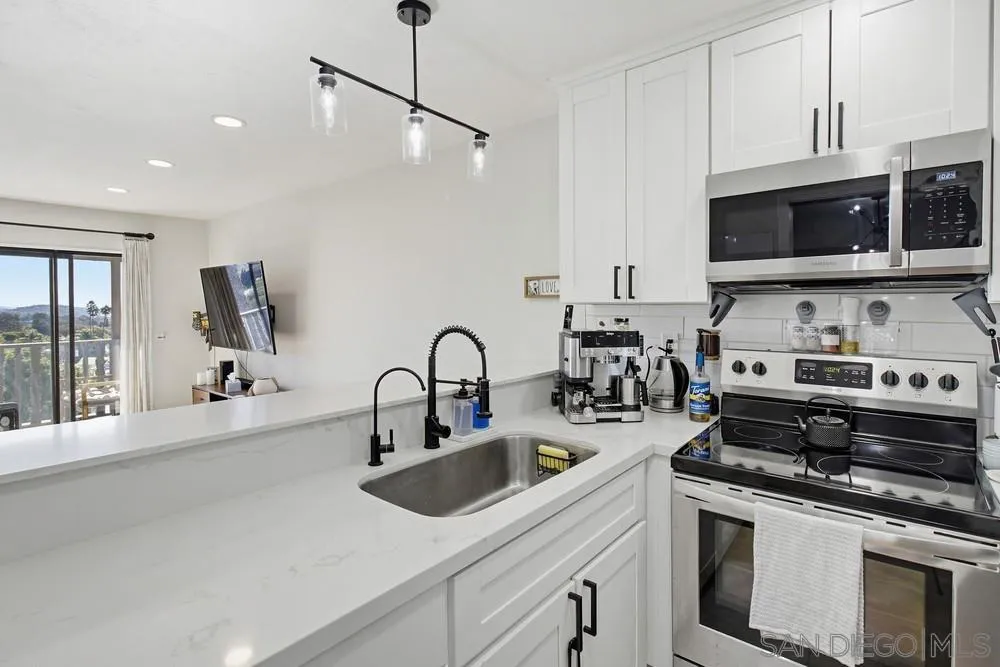 Photo #5: 2601205 Listing: Photo #5