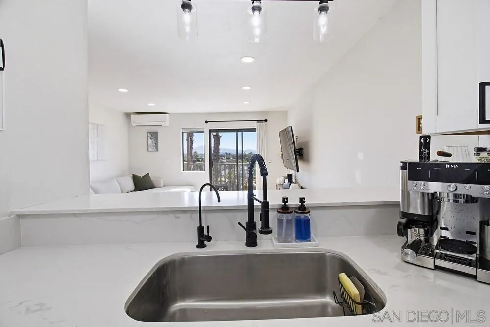 Photo #7: 2601205 Listing: Photo #7