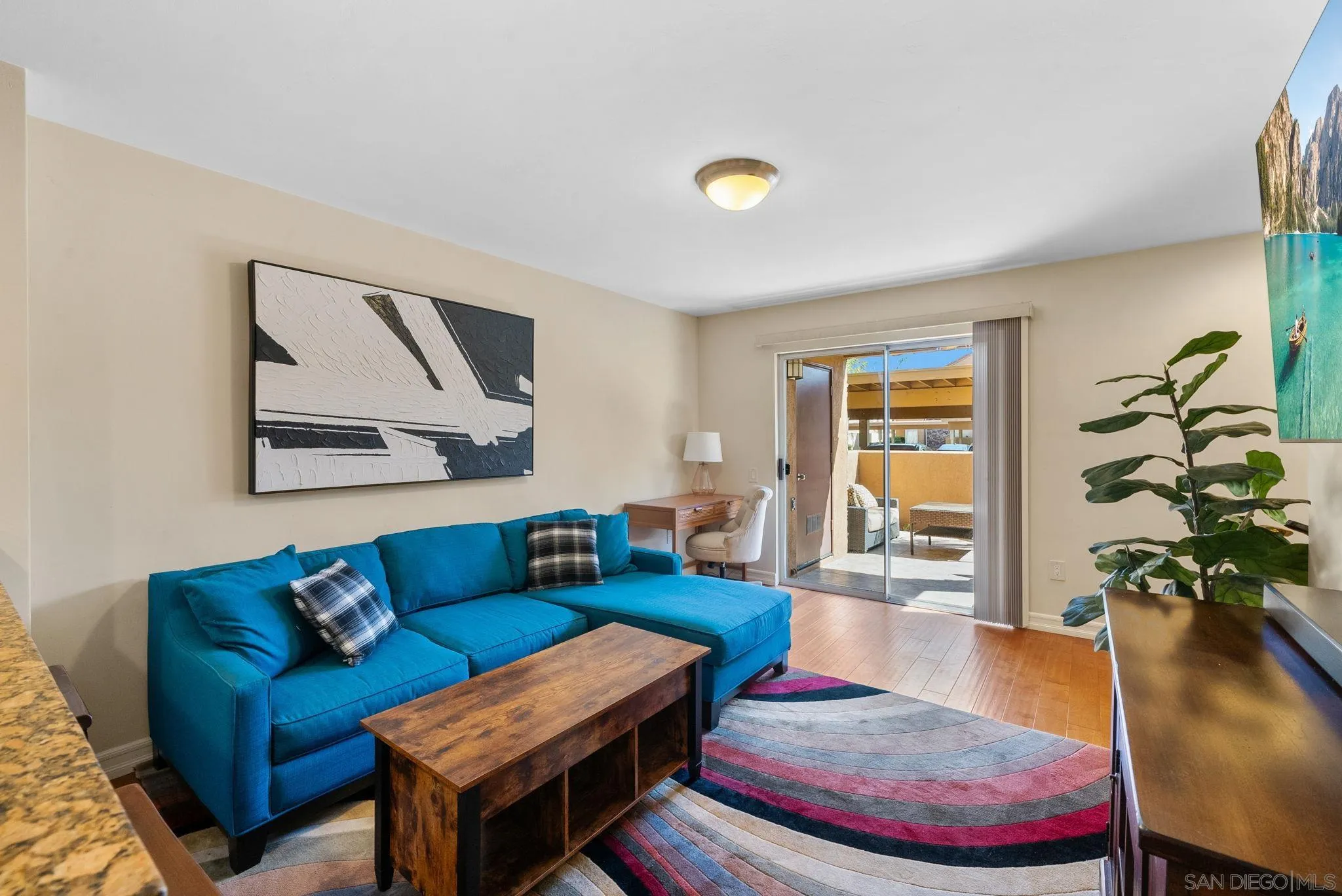 Photo #3: 2601207 Listing: Photo #3