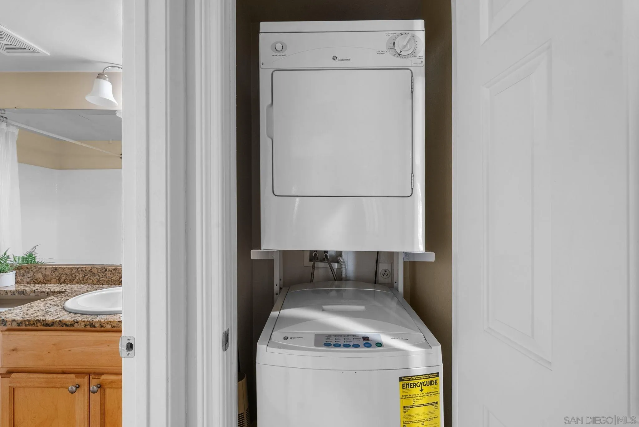 Photo #8: 2601207 Listing: Photo #8