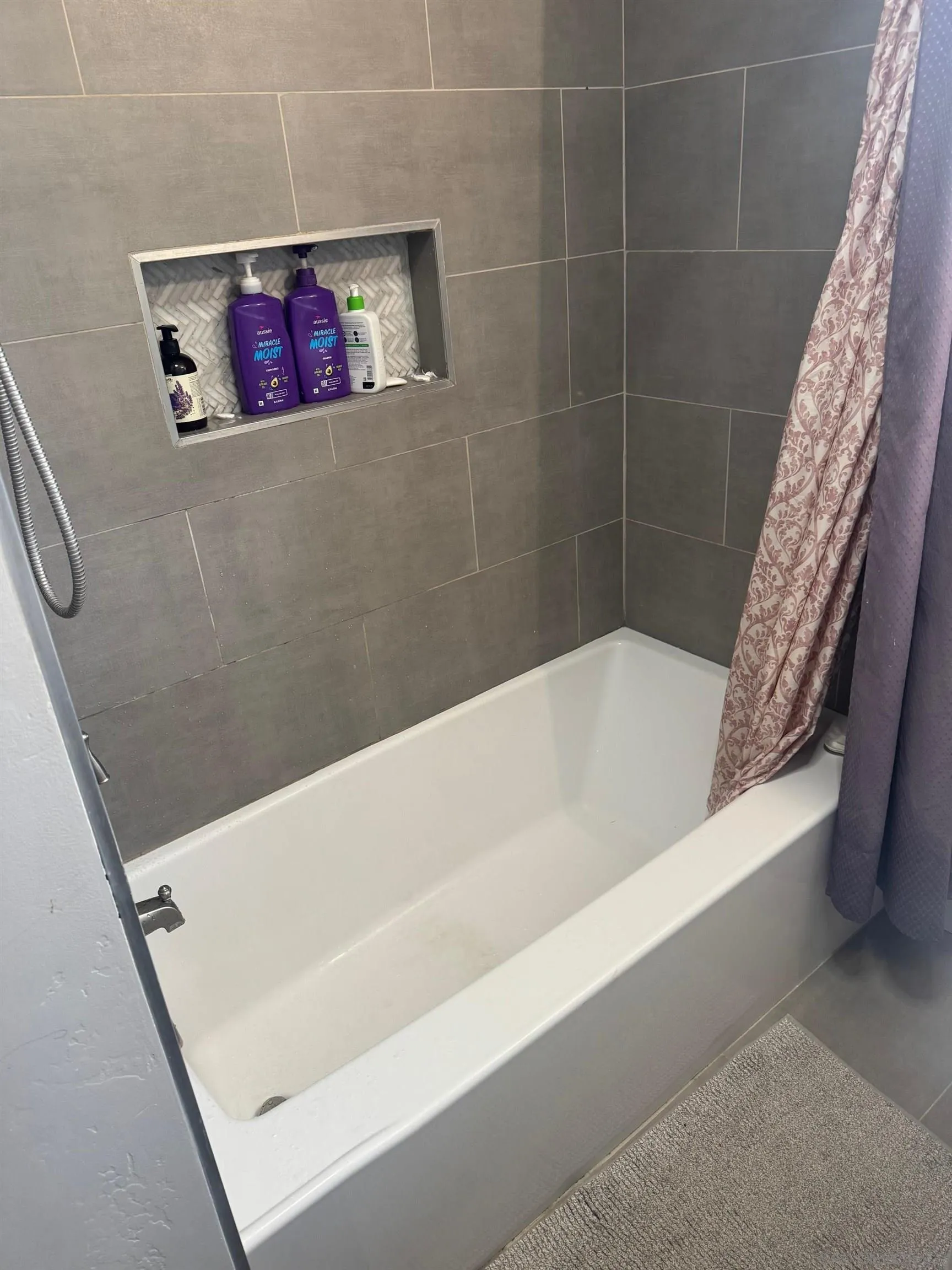 https://cdn.realtyfeed.com/cdn/127/2601208/ea77774197d55172ad66449d5d1eb96c.webp
