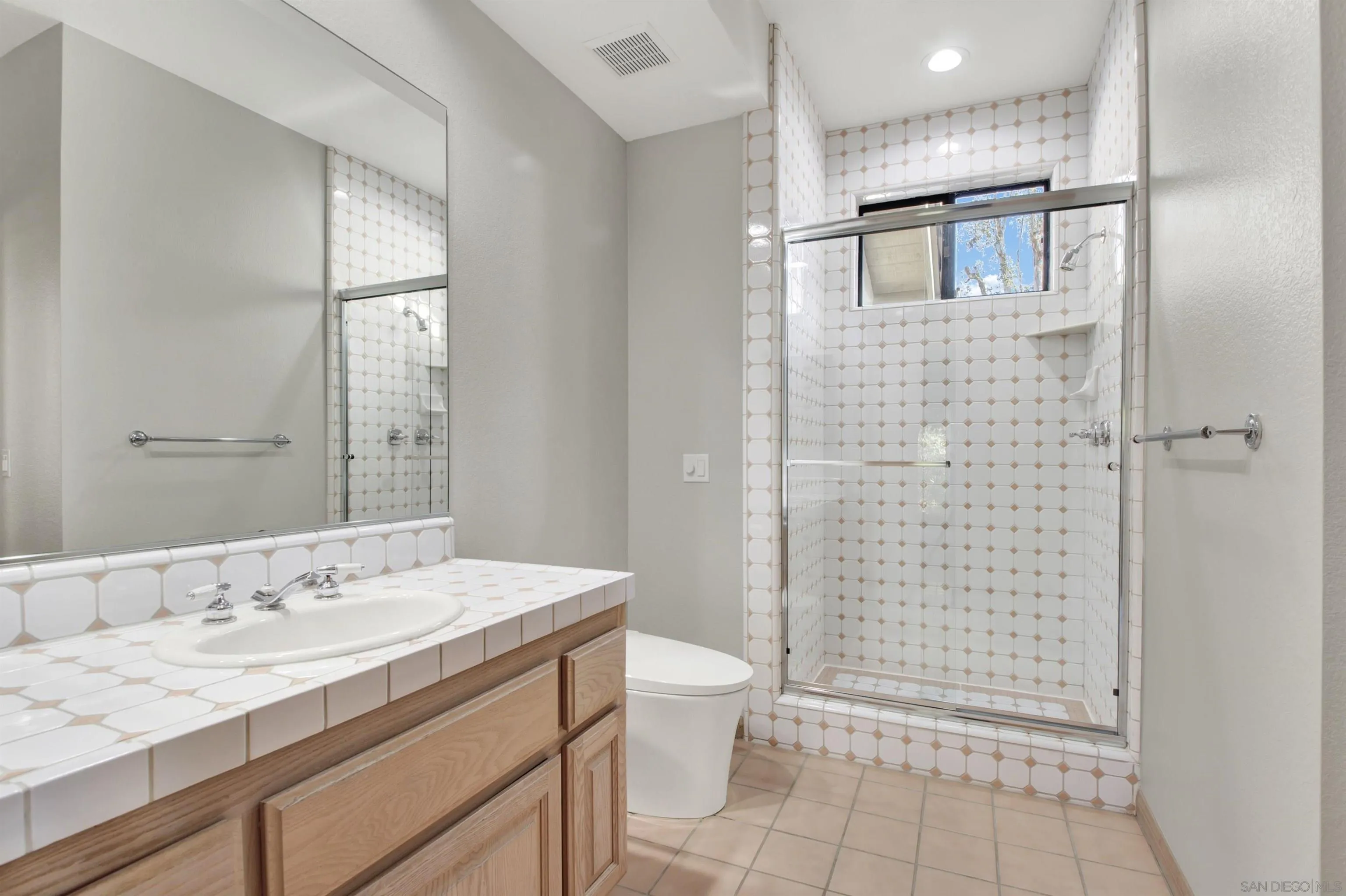 https://cdn.realtyfeed.com/cdn/127/2601213/9eea2e21f057f8111f6a8da92cbd3813.webp