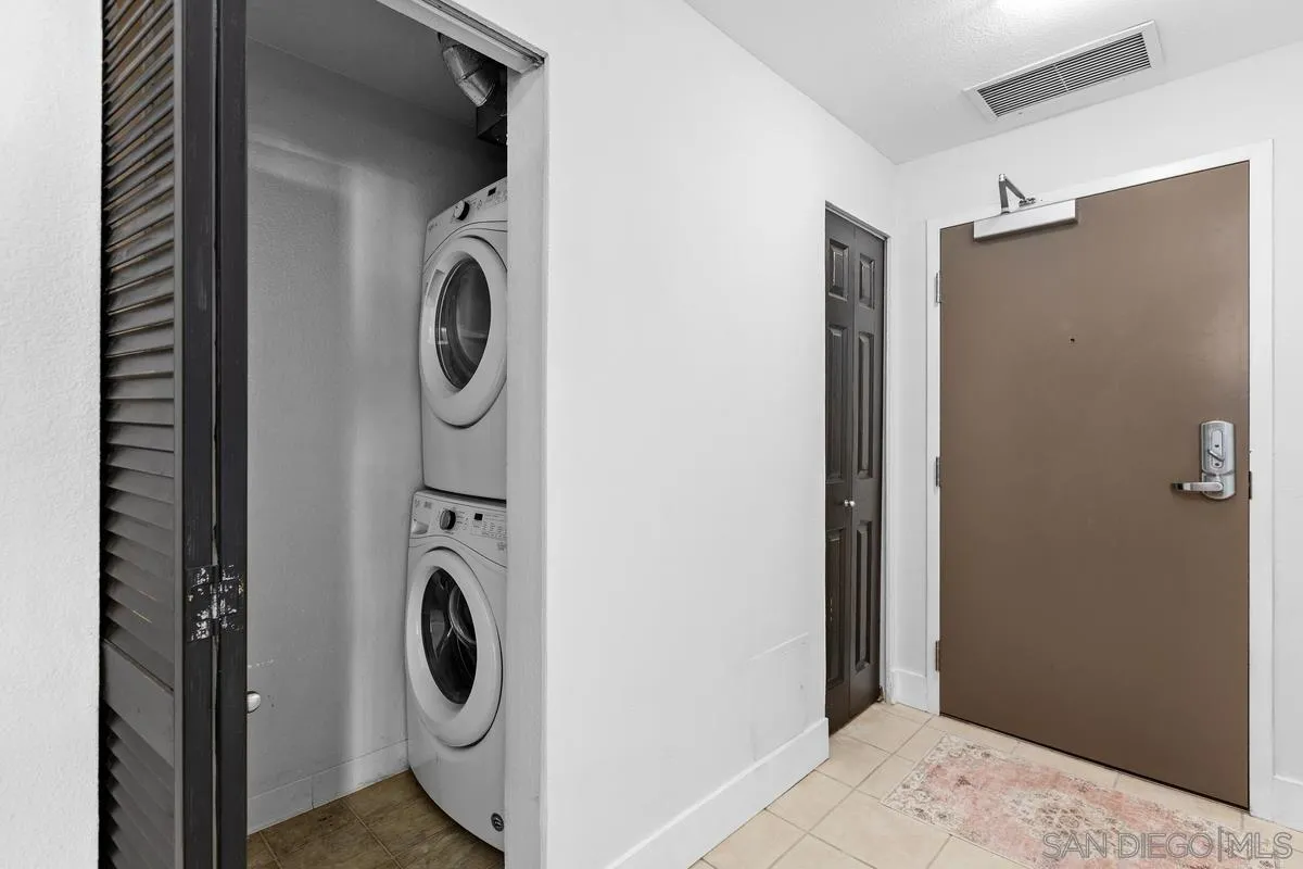 Photo #25: 2601214 Listing: Photo #25