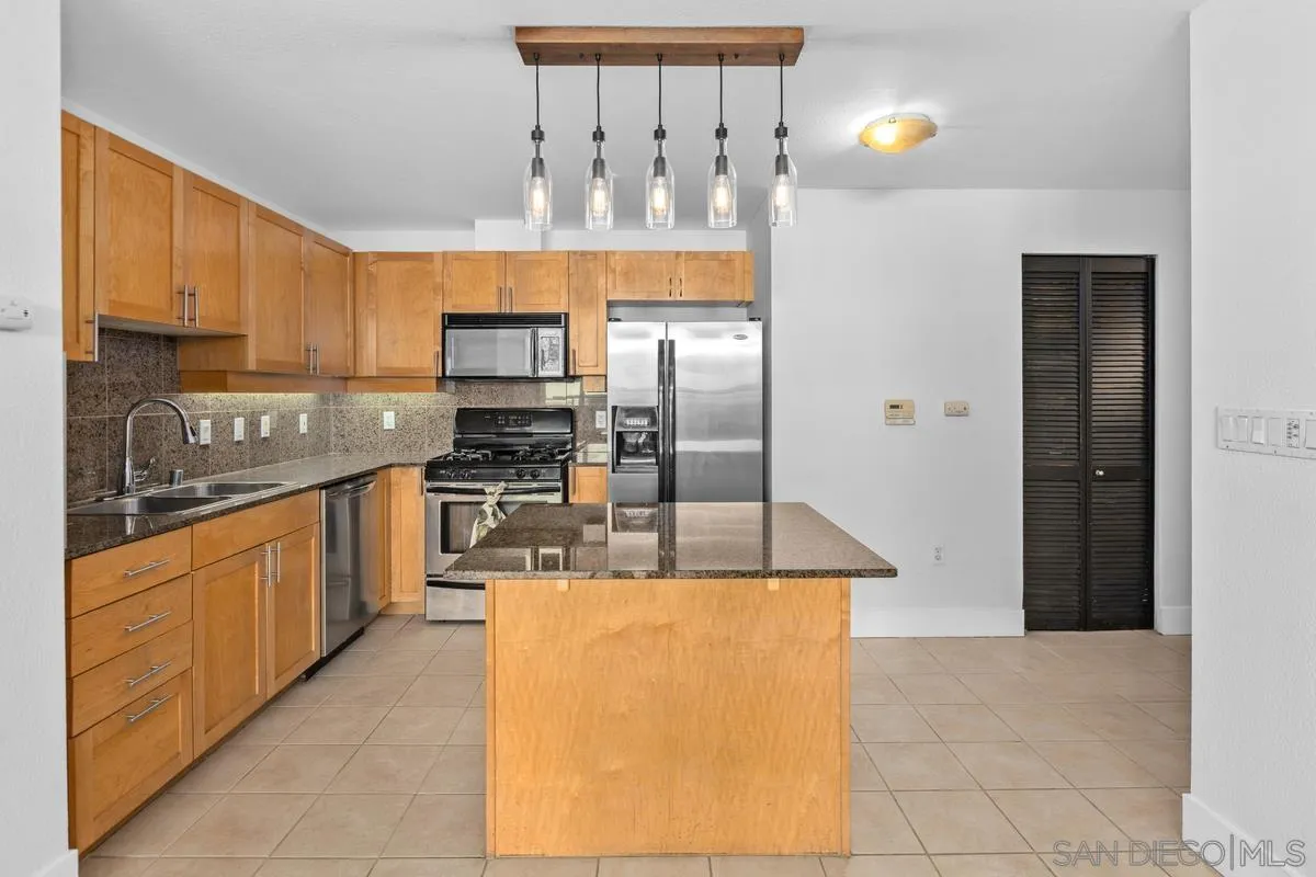 Photo #13: 2601214 Listing: Photo #13