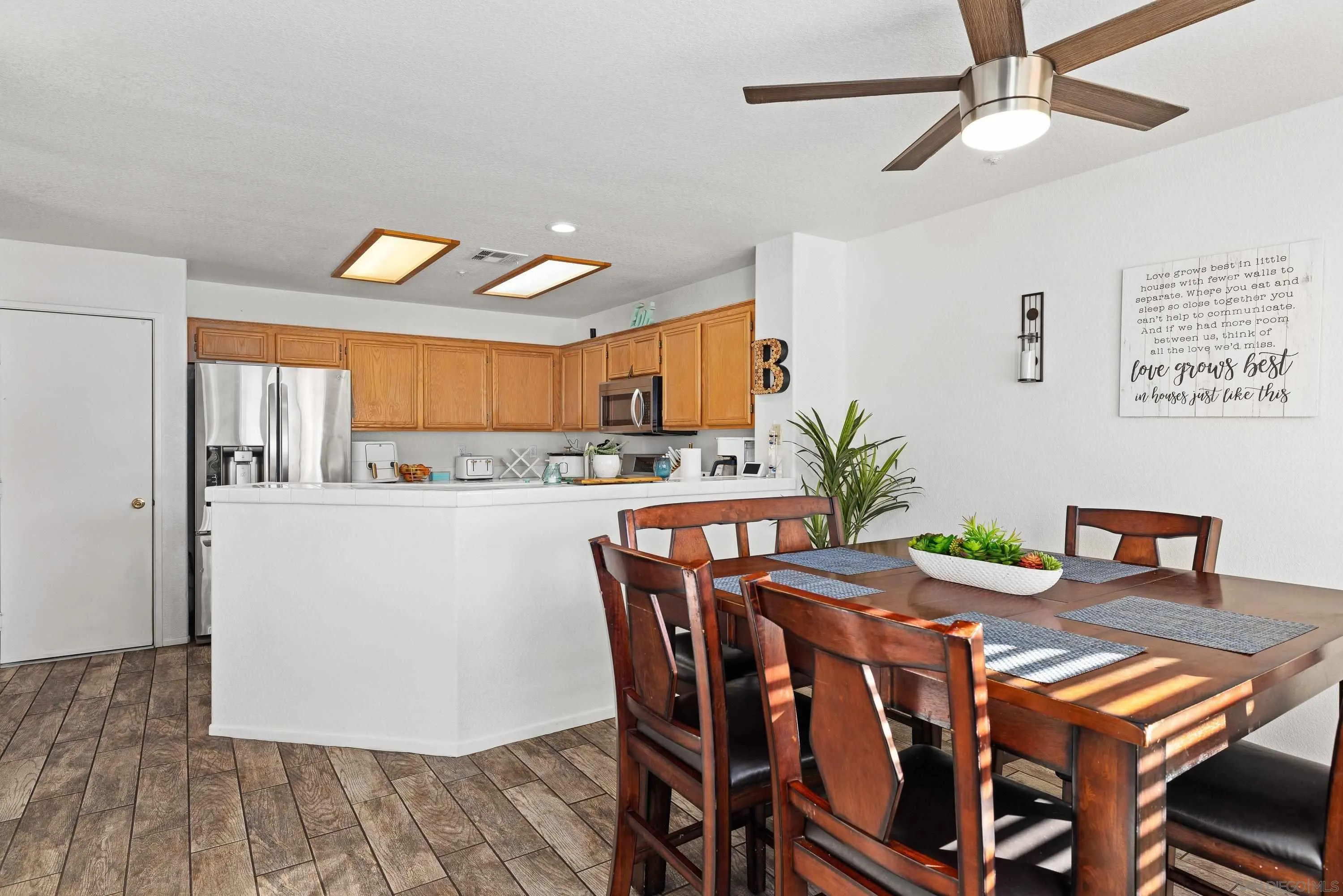 https://cdn.realtyfeed.com/cdn/127/2601216/2331cb55659ded5c448cb738196e00e9.webp