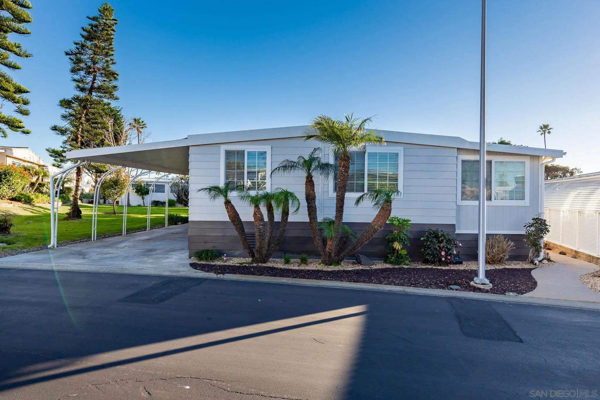 https://cdn.realtyfeed.com/cdn/127/2601217/a927ce6bf32d0610eb5e9404704e4171.webp