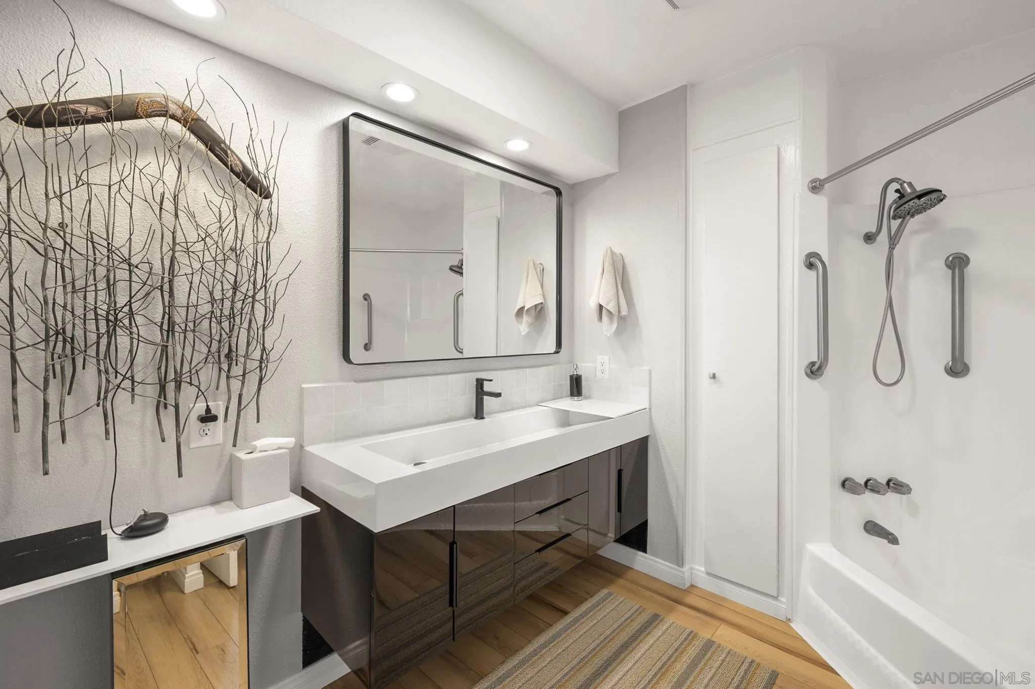 https://cdn.realtyfeed.com/cdn/127/2601217/f94859566e639737a507e0da6d59e622.webp