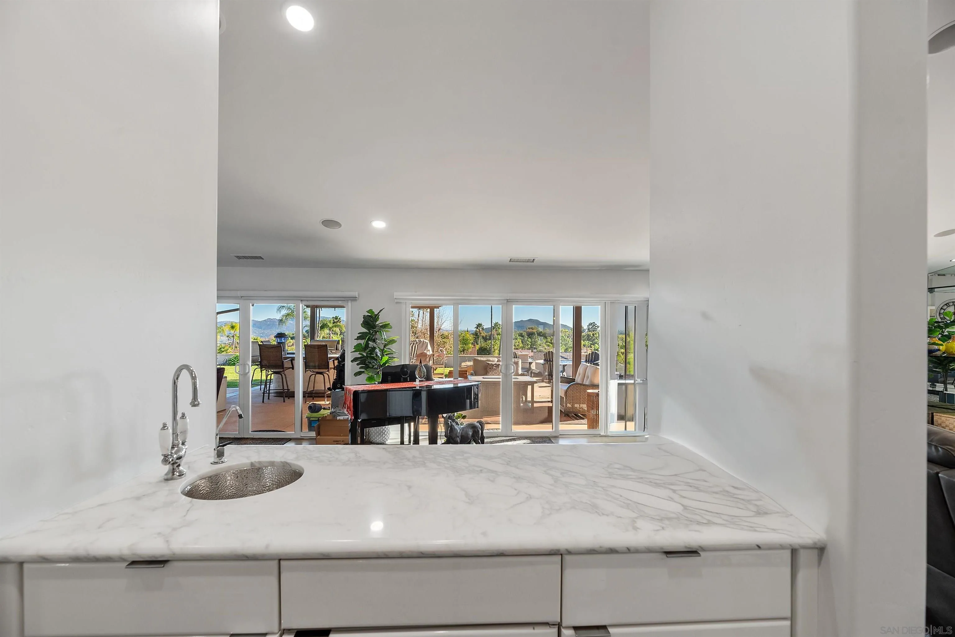 https://cdn.realtyfeed.com/cdn/127/2601220/67c79088103f44a9221c58c609e2f924.webp