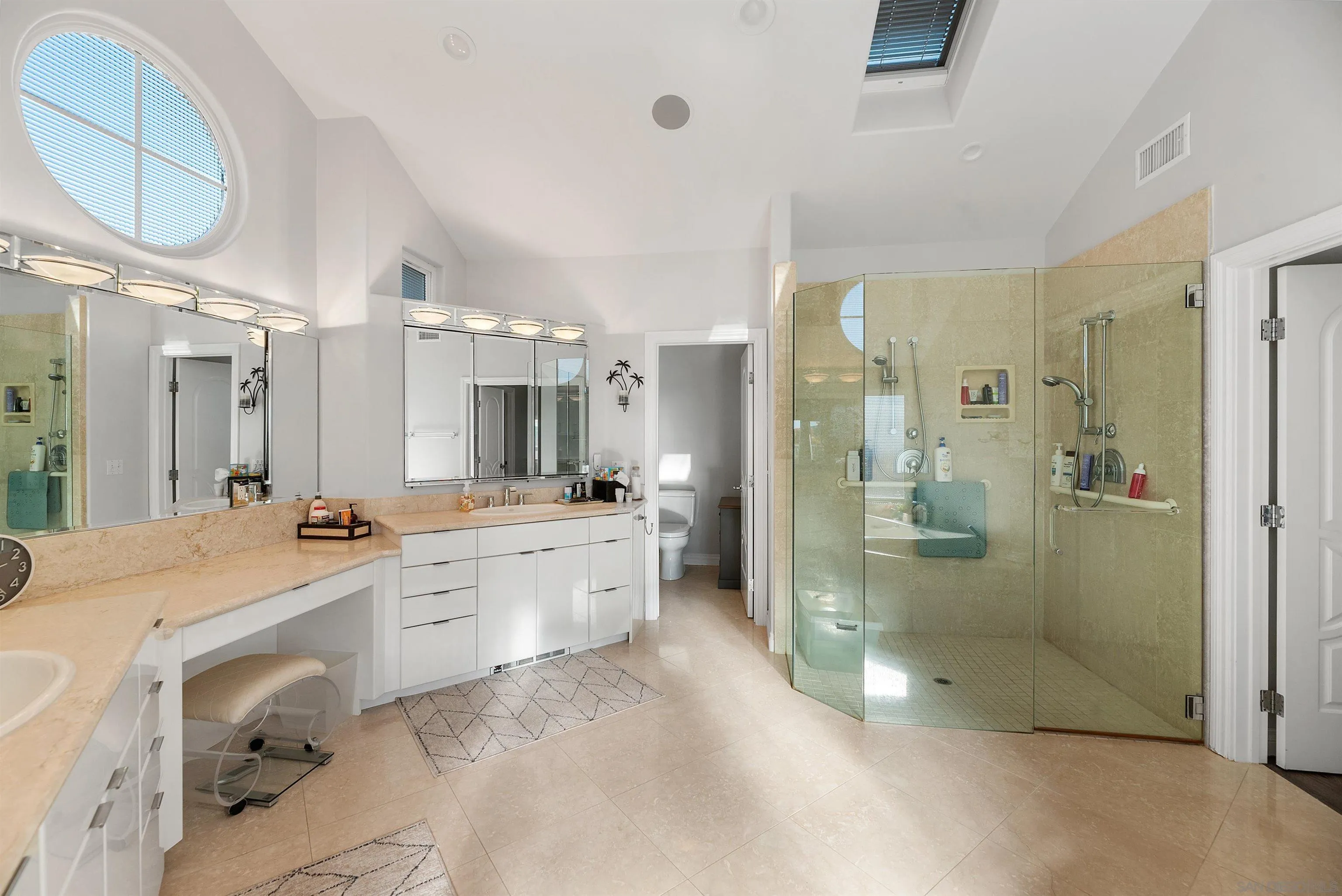 https://cdn.realtyfeed.com/cdn/127/2601220/b38a6acc6878dccc2a895c361d9b4f11.webp