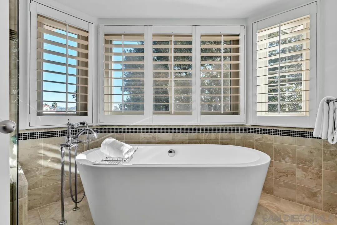 https://cdn.realtyfeed.com/cdn/127/2601223/5d88c9641e7666b915000c96bcfb70ae.webp