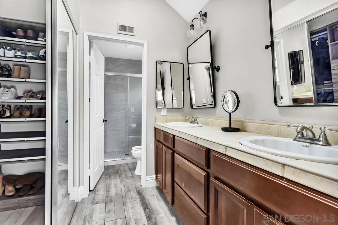 https://cdn.realtyfeed.com/cdn/127/2601230/cb6dbc4c2e74fa436505914483ab61a1.webp