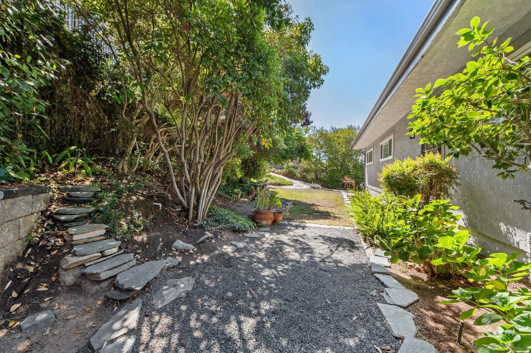 https://cdn.realtyfeed.com/cdn/127/2601232/83bce25863df99969e6a1a0995917eee.webp