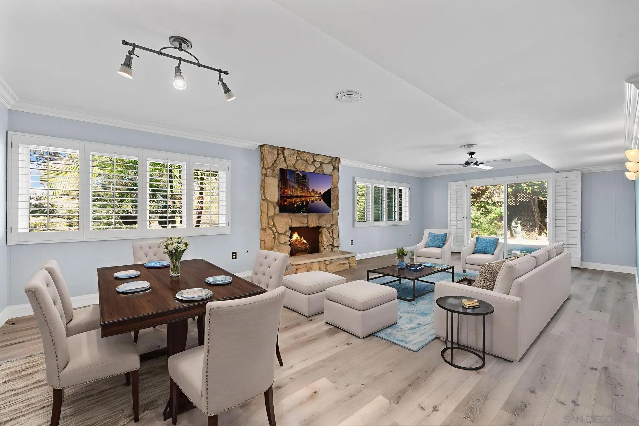 https://cdn.realtyfeed.com/cdn/127/2601232/a6d9c26cc7946cc07ac125159464e08c.webp