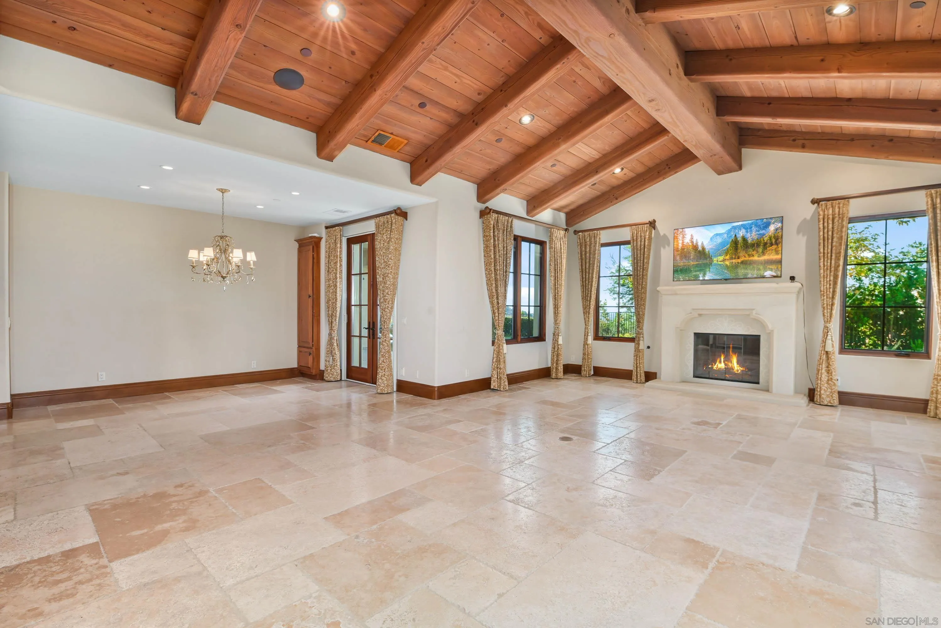 https://cdn.realtyfeed.com/cdn/127/2601233/8b11f6b67a5aa4a0cda57a1105735f9b.webp