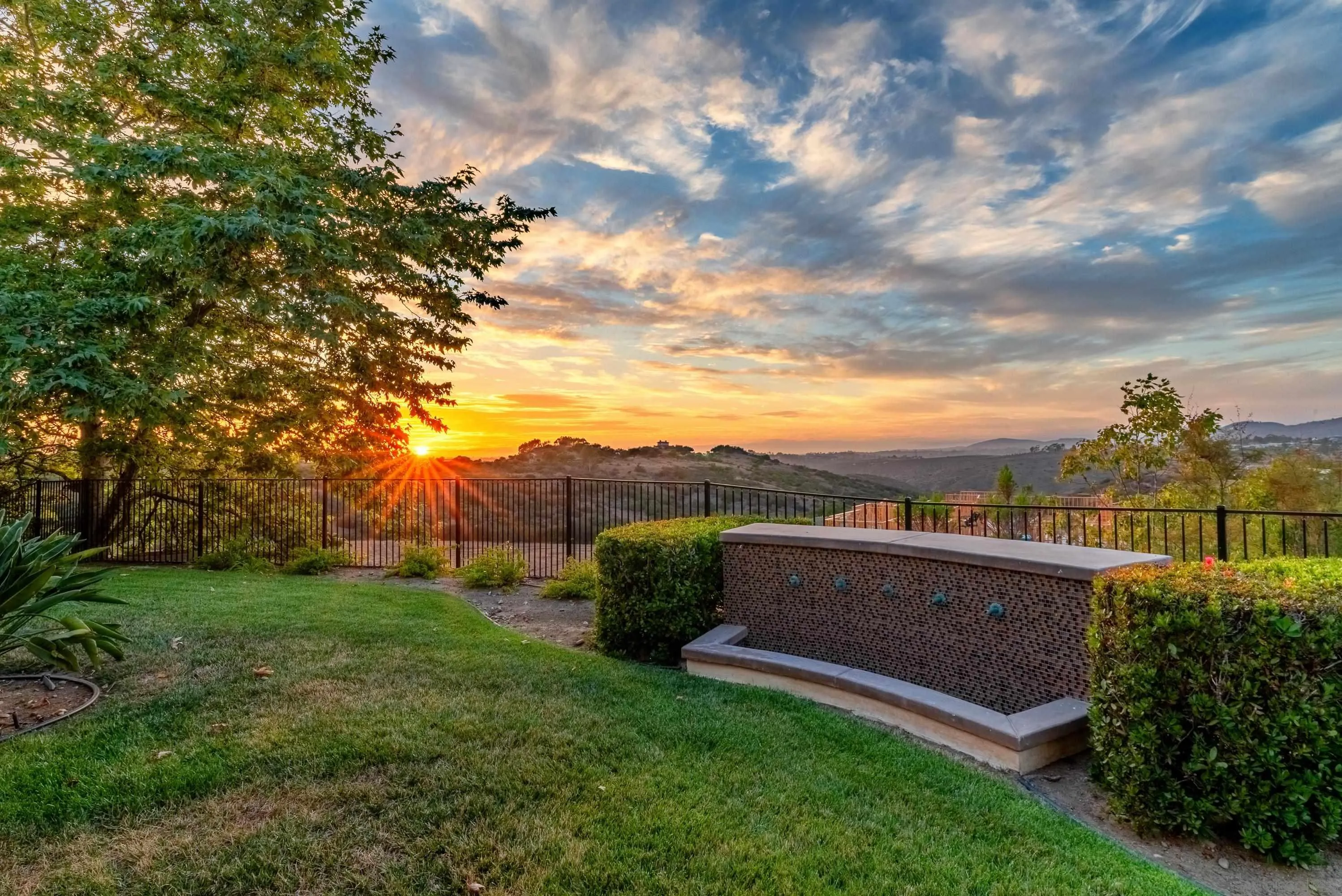 https://cdn.realtyfeed.com/cdn/127/2601233/f575a423eb567355b6427521c32f32a6.webp