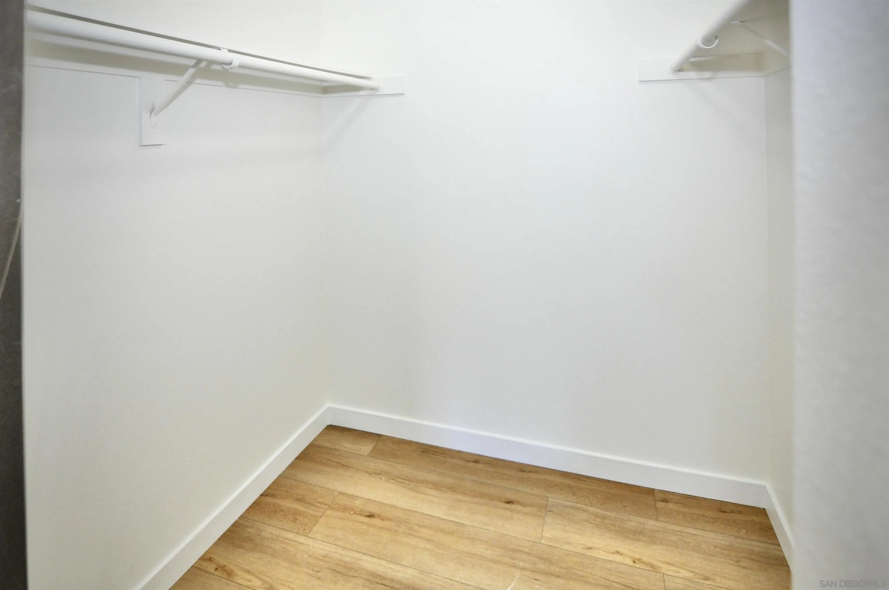 https://cdn.realtyfeed.com/cdn/127/2601235/0554de53917454abb5ad9cdac43115d7.webp