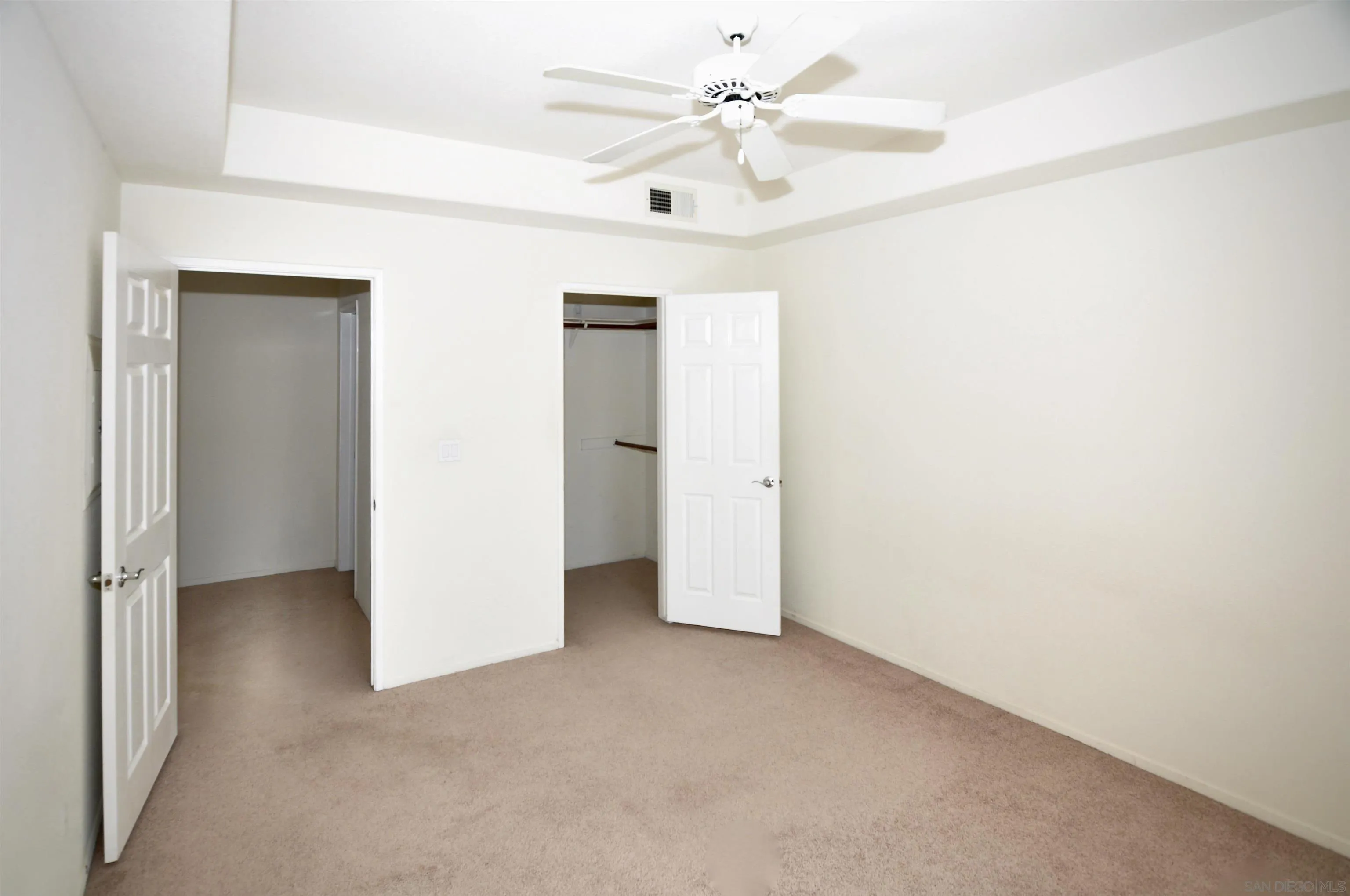 https://cdn.realtyfeed.com/cdn/127/2601236/2418734b2557a9a4816e82b1bb70a4d2.webp