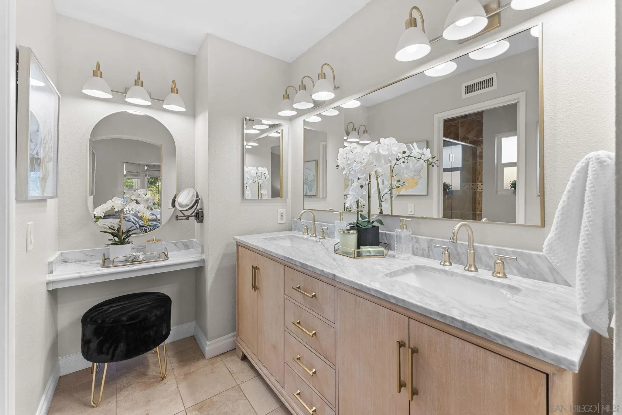 https://cdn.realtyfeed.com/cdn/127/2601238/1873d177067f03ea15103c9320b617b7.webp