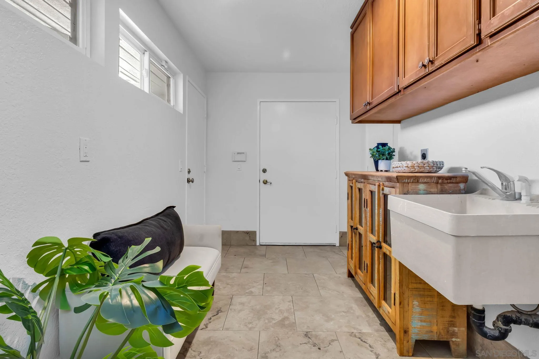 https://cdn.realtyfeed.com/cdn/127/2601240/43cbd2307c09bc1f1296a35221d32f17.webp