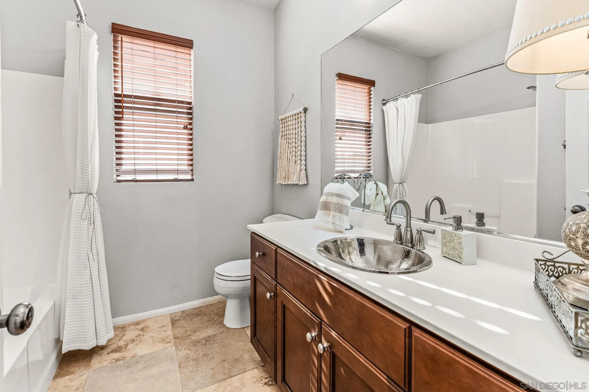 https://cdn.realtyfeed.com/cdn/127/2601244/97c1656ba072efa83cadf9270d6c9d2a.webp