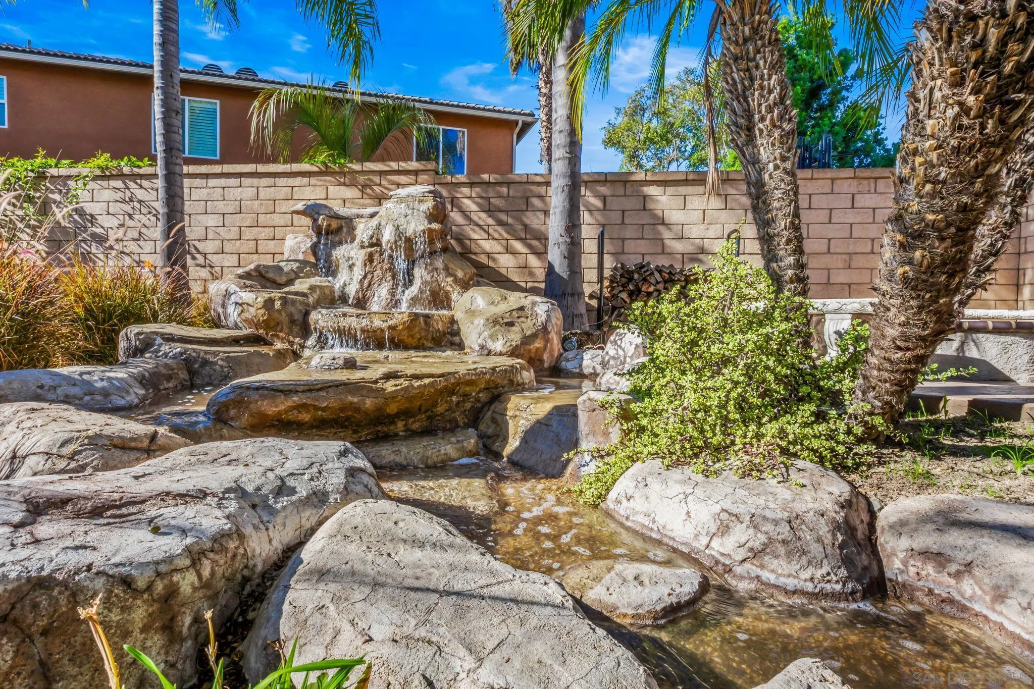 https://cdn.realtyfeed.com/cdn/127/2601244/cf33f0bd36c928a5e275c5e51fd22535.webp