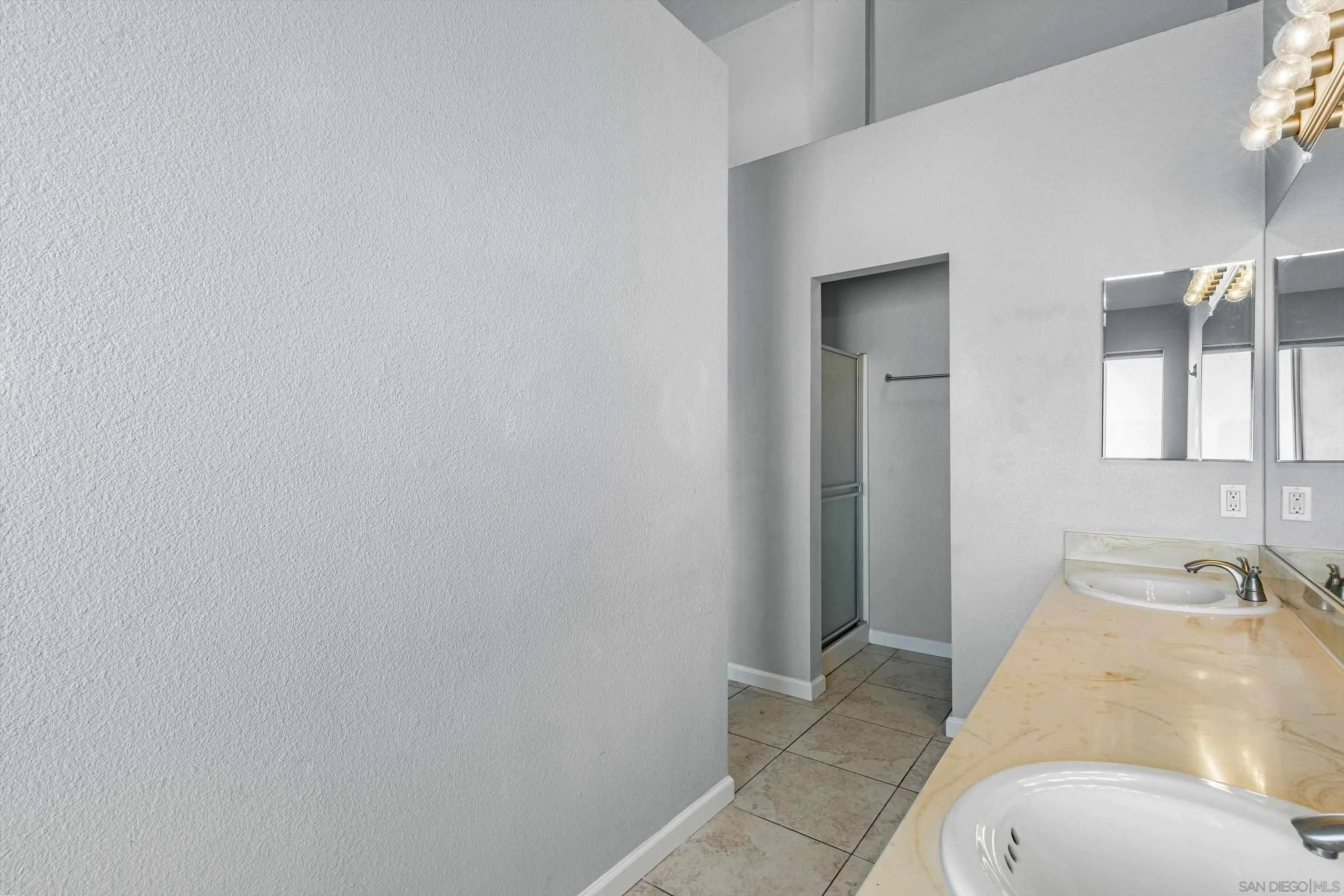 https://cdn.realtyfeed.com/cdn/127/2601245/f4d42ae385c05fb5820223ed4f12c02c.webp