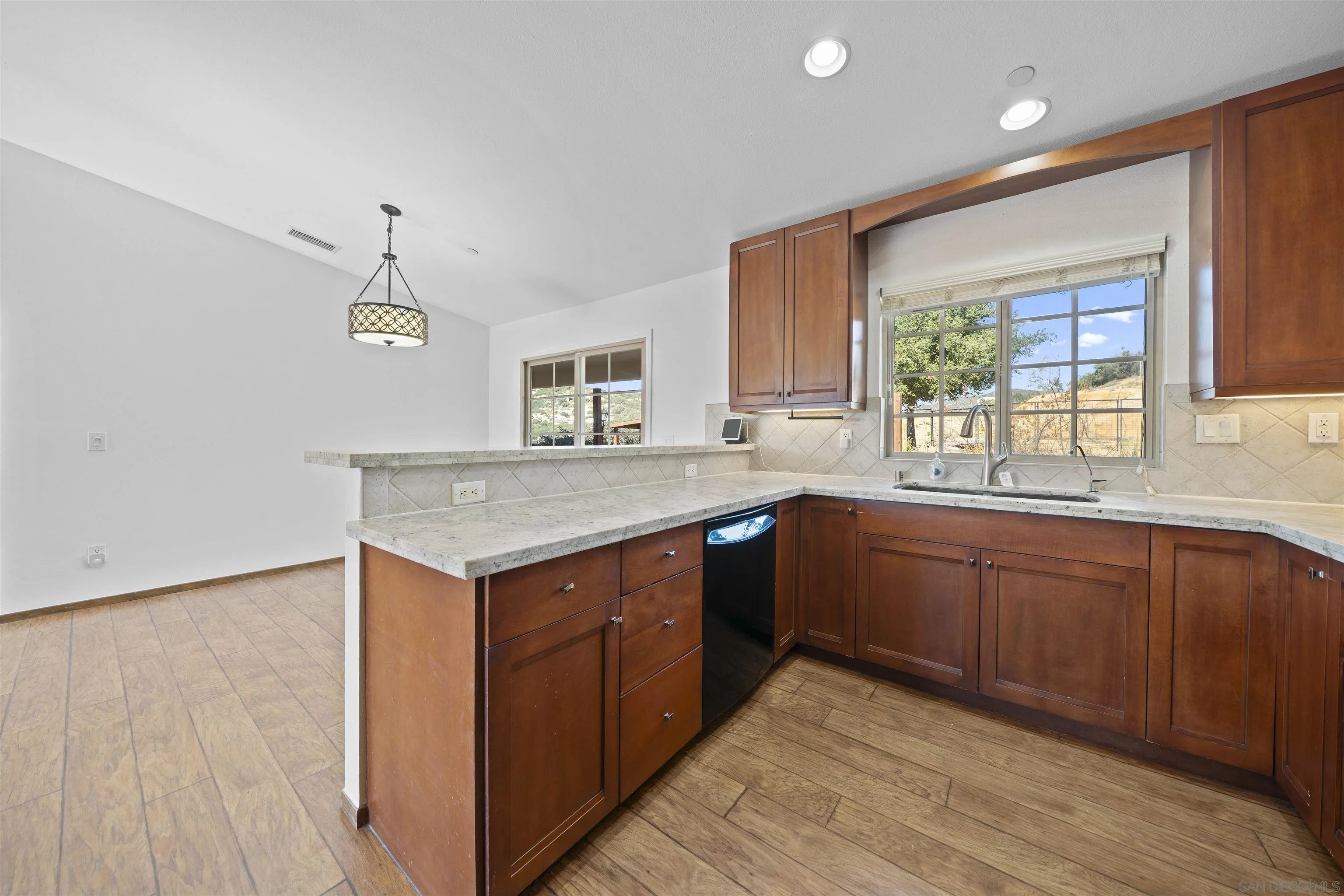 https://cdn.realtyfeed.com/cdn/127/2601248/12686e0f47d695ad4967289b376a28ad.webp