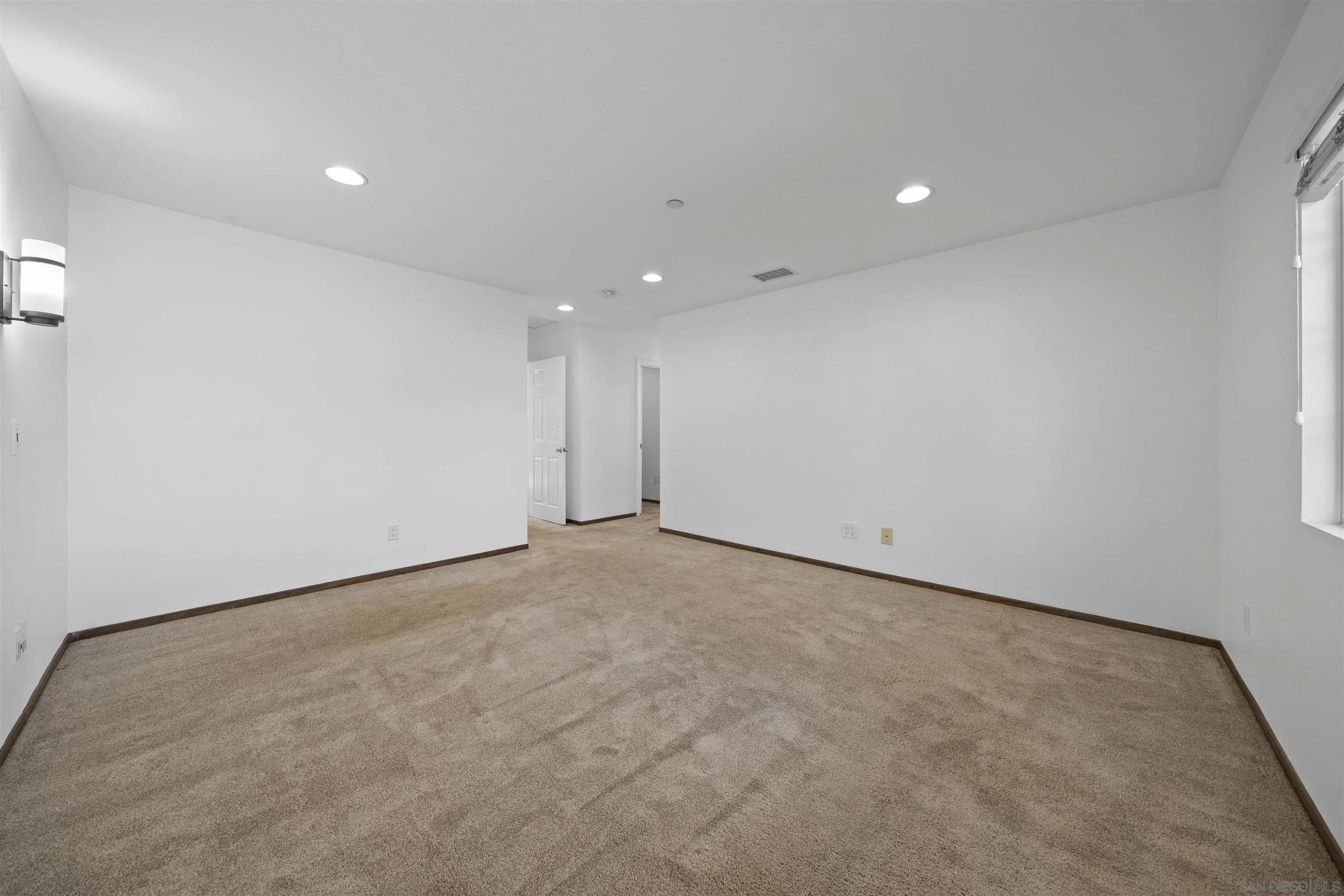 https://cdn.realtyfeed.com/cdn/127/2601248/27d0c7894d435c310bc130a0747224a1.webp