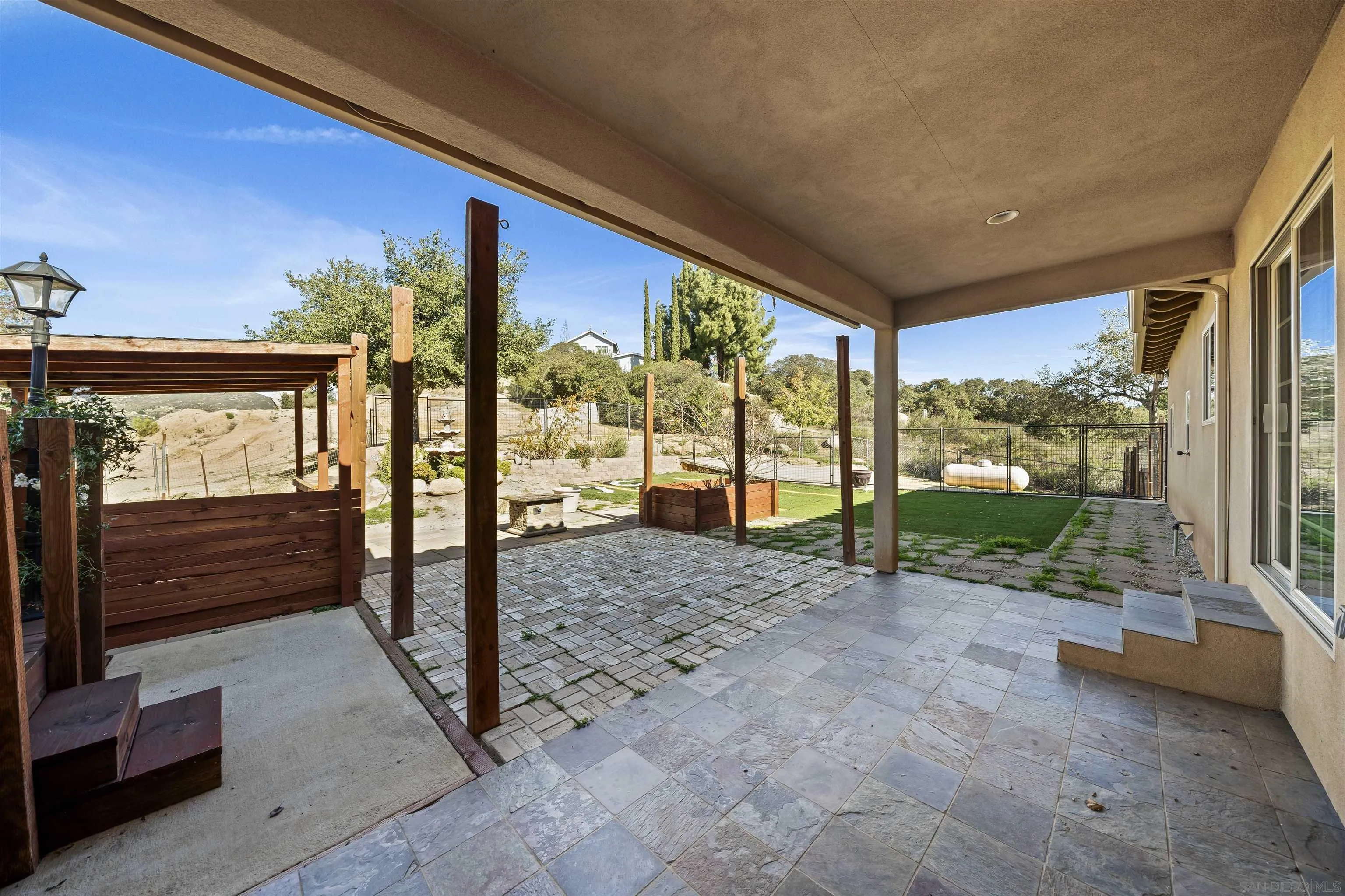 https://cdn.realtyfeed.com/cdn/127/2601248/d8c53421cf244216d41d41f838a23fe0.webp