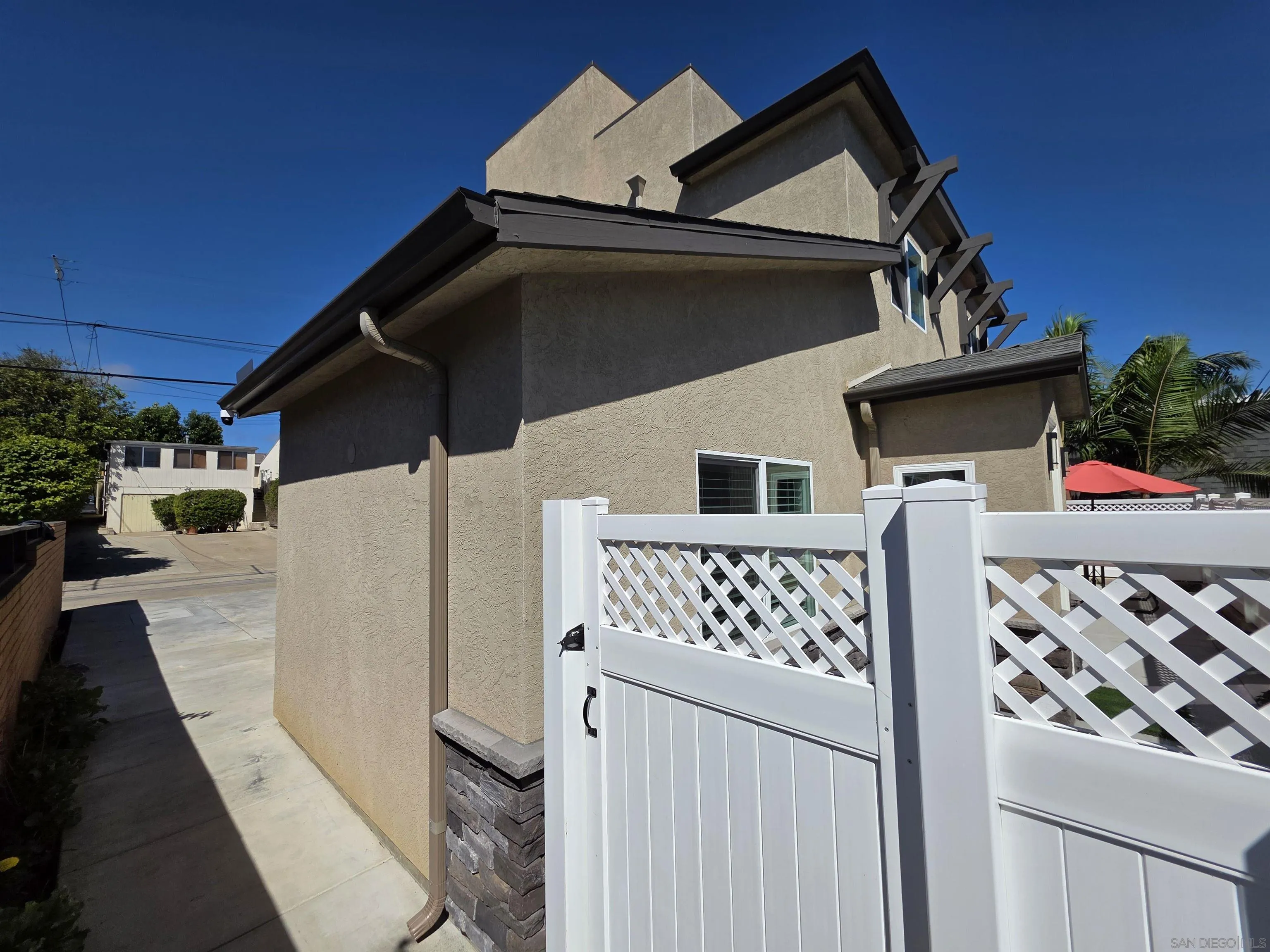 Photo #3: 2601250 Listing: Photo #3