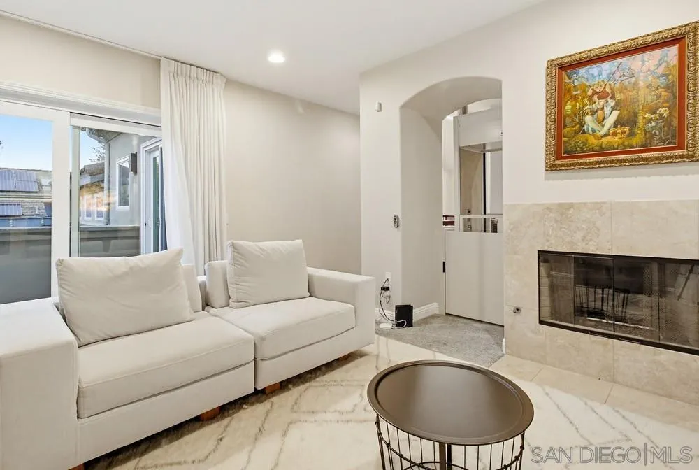 https://cdn.realtyfeed.com/cdn/127/2601251/ab611c4feac15dde4f2888e0092506bd.webp
