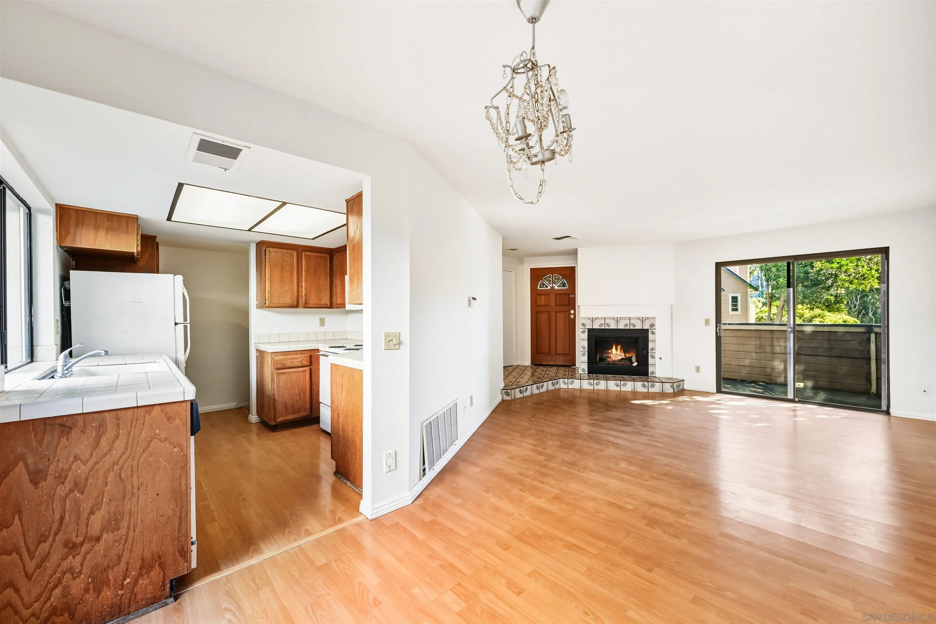 Photo #8: 2601254 Listing: Photo #8