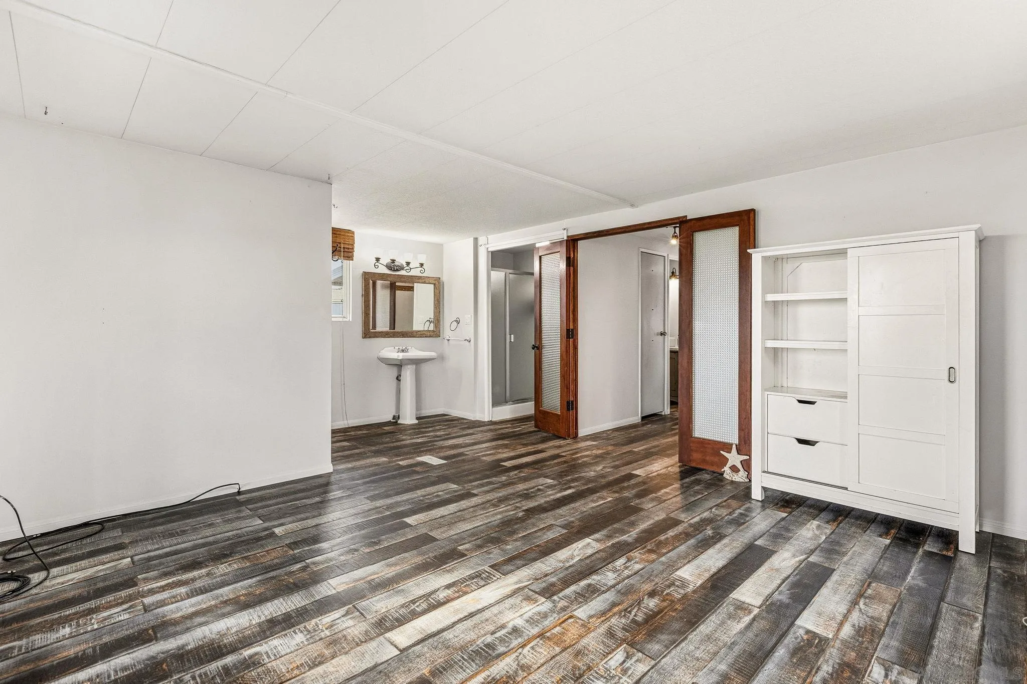 https://cdn.realtyfeed.com/cdn/127/2601255/50c03effd47e957d61d3e13550976181.webp