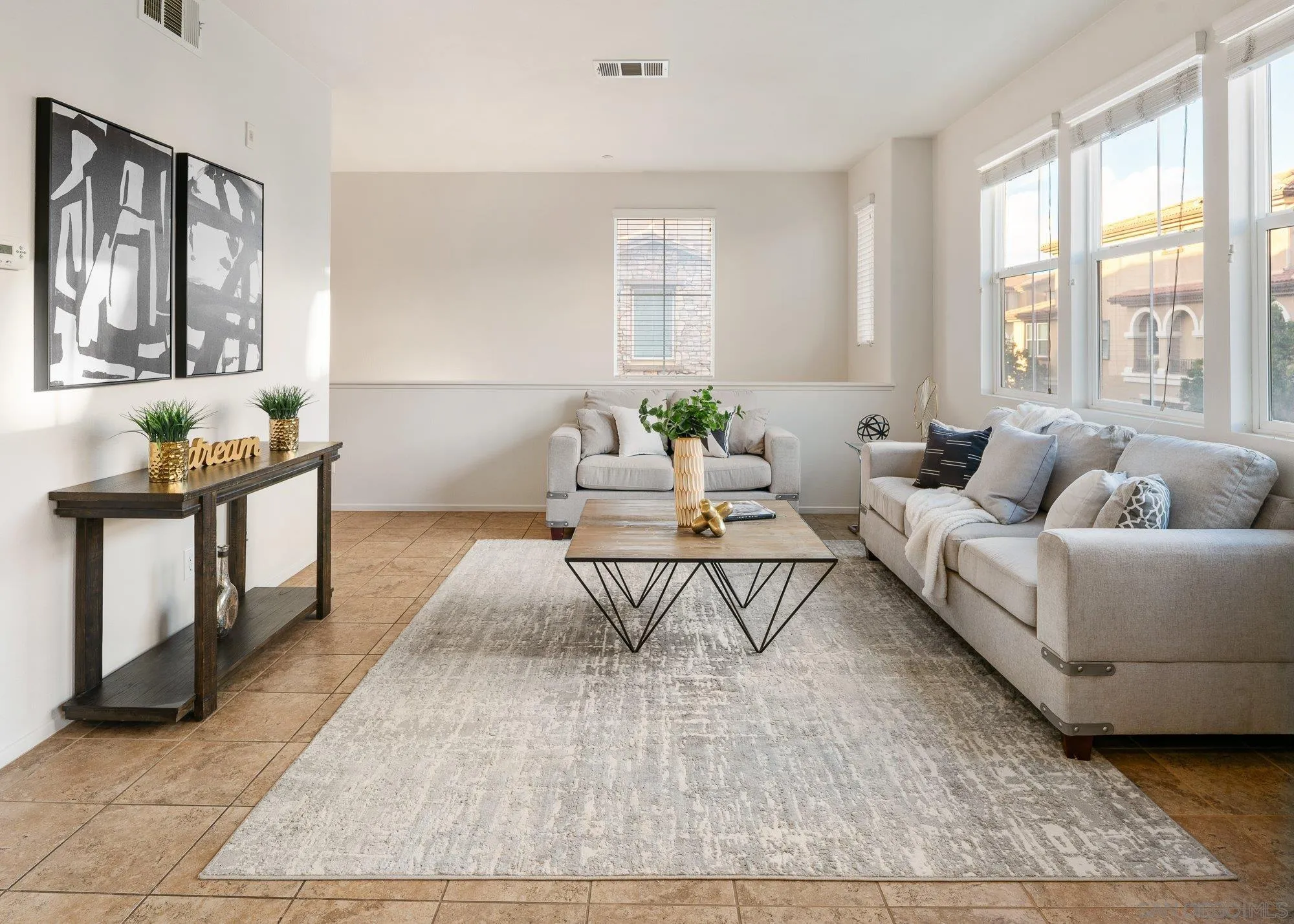 https://cdn.realtyfeed.com/cdn/127/2601264/5fbde252121158304431eca7c9cf295e.webp