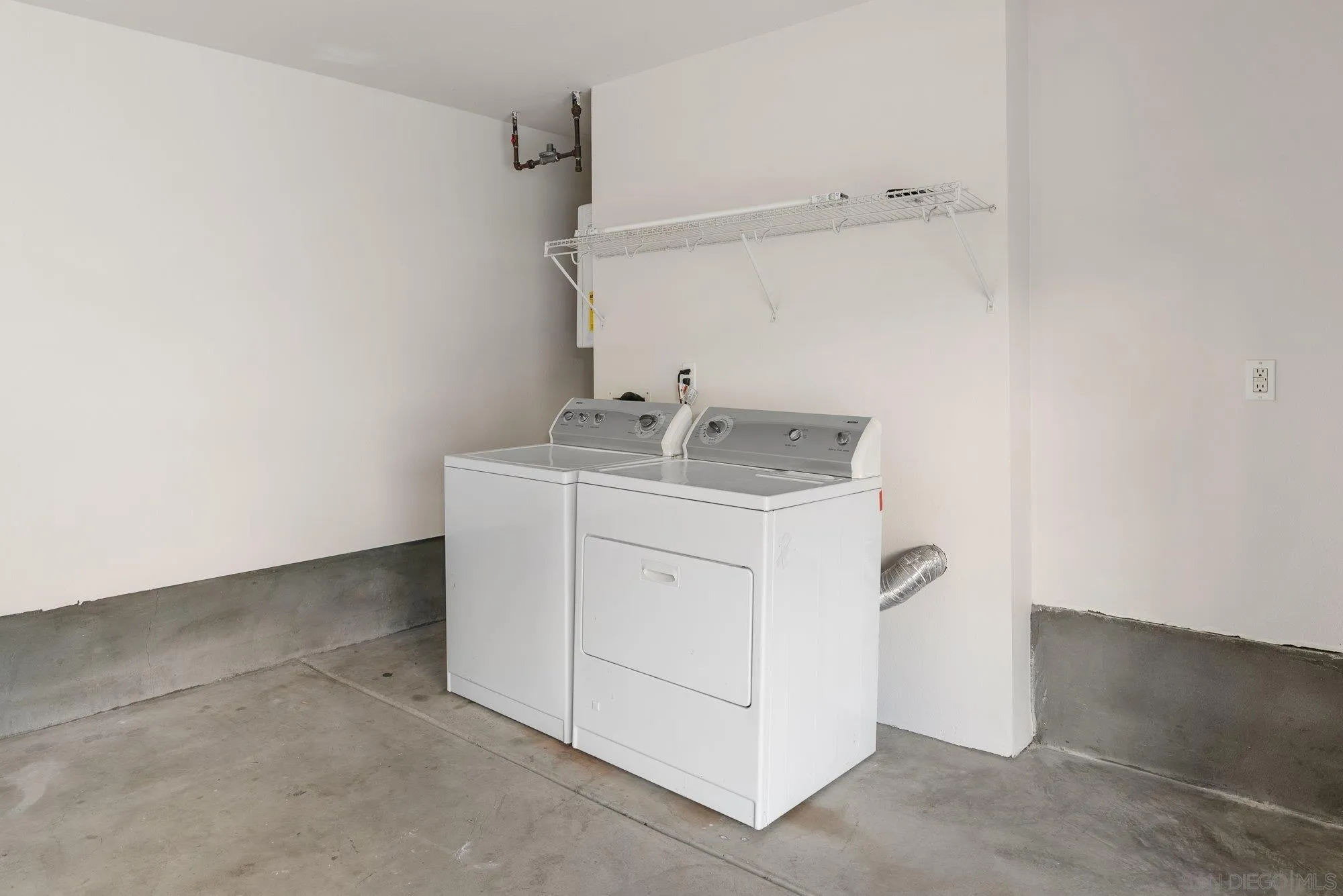 https://cdn.realtyfeed.com/cdn/127/2601264/9161b57ebc8970c20c0a92784b88d605.webp