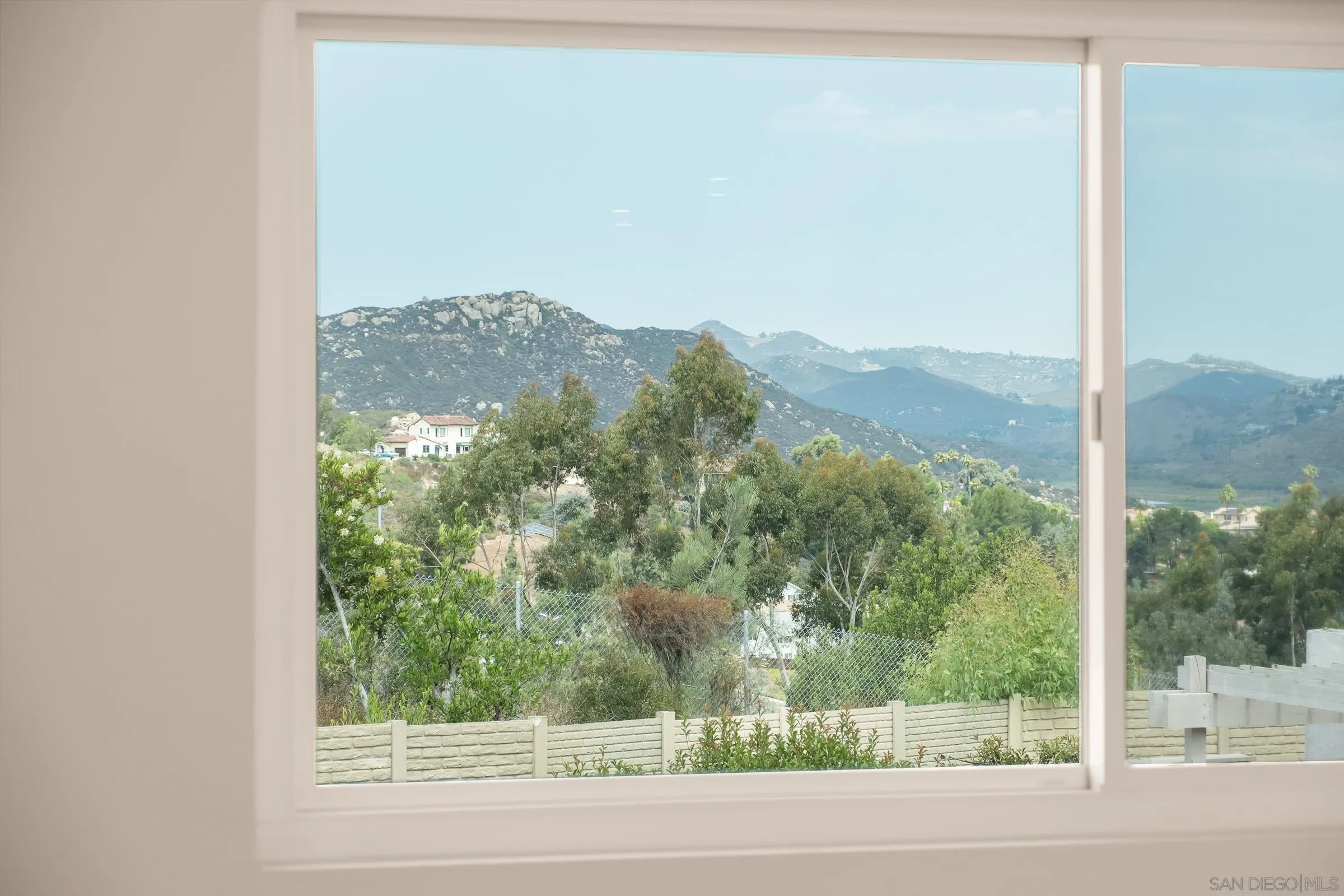 Photo #15: 2601269 Listing: Photo #15