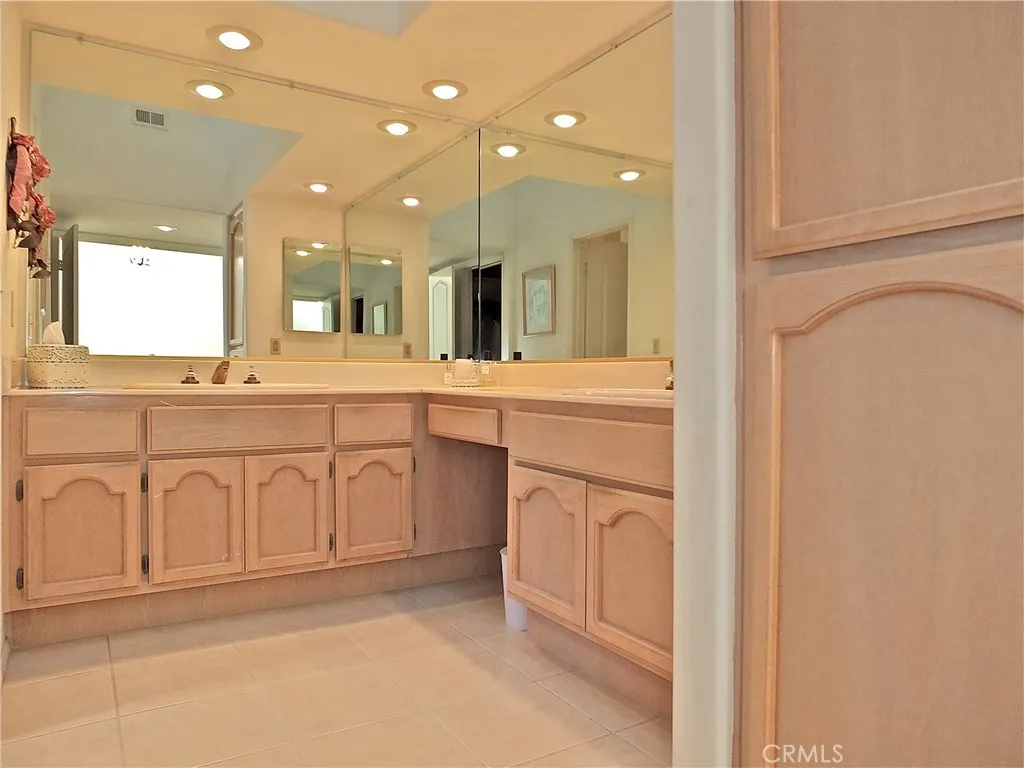 510 STONEHAM UNIT 103, Long Beach, CA, 90803