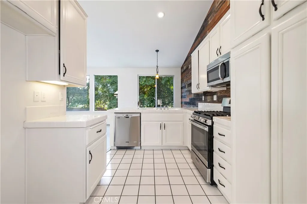 903 Sarazen Street, Hemet, CA, 92543