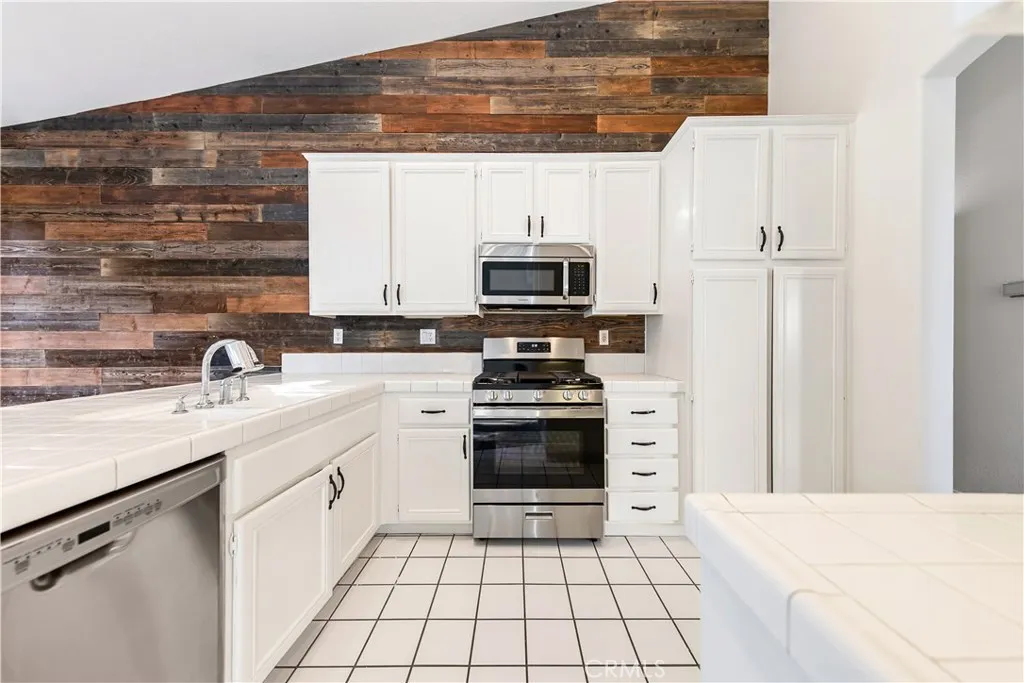 903 Sarazen Street, Hemet, CA, 92543