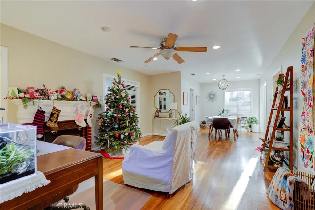 3411 Los Coyotes Diagonal, Long Beach, CA, 90808