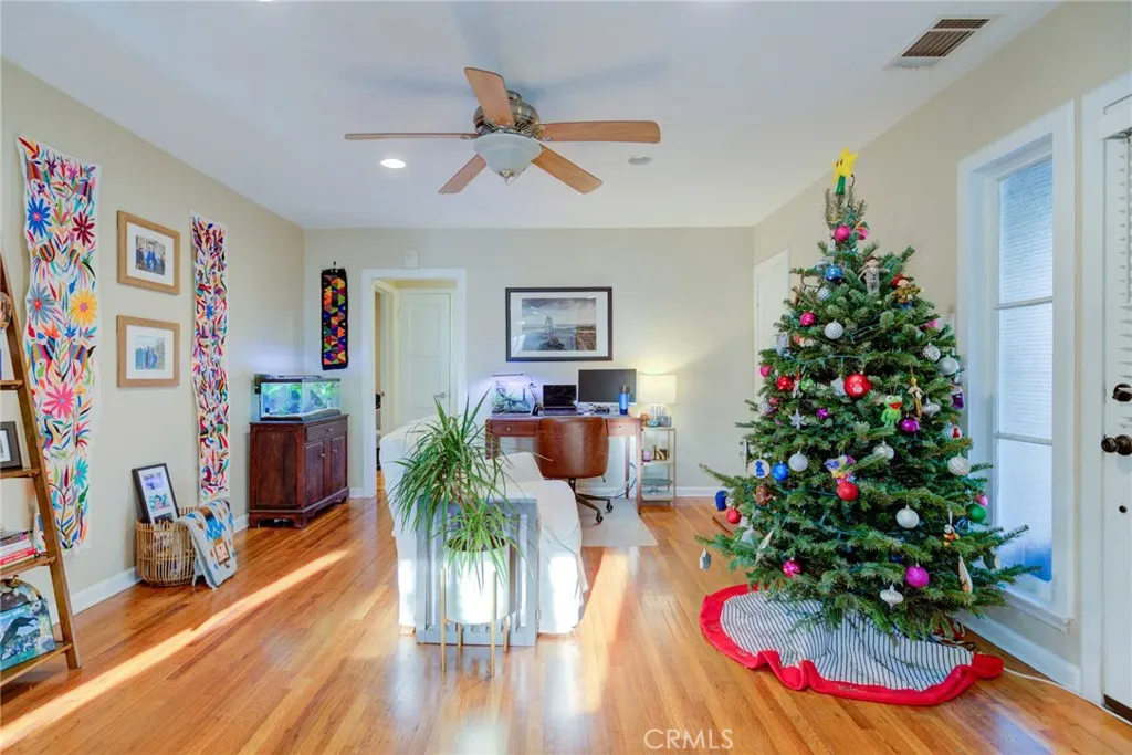 3411 Los Coyotes Diagonal, Long Beach, CA, 90808