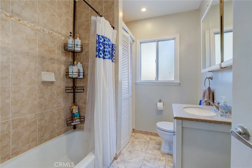 3411 Los Coyotes Diagonal, Long Beach, CA, 90808