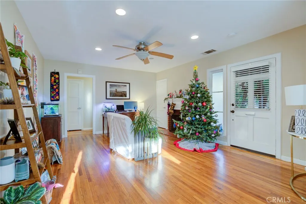 3411 Los Coyotes Diagonal, Long Beach, CA, 90808