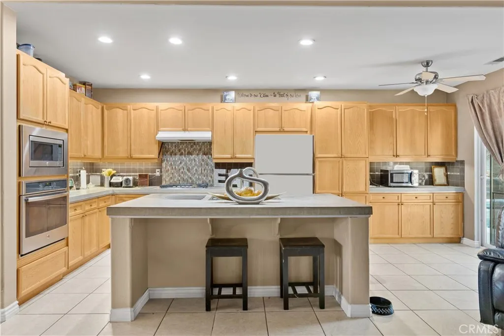 33568 Warwick Hills Road, Yucaipa, CA, 92399