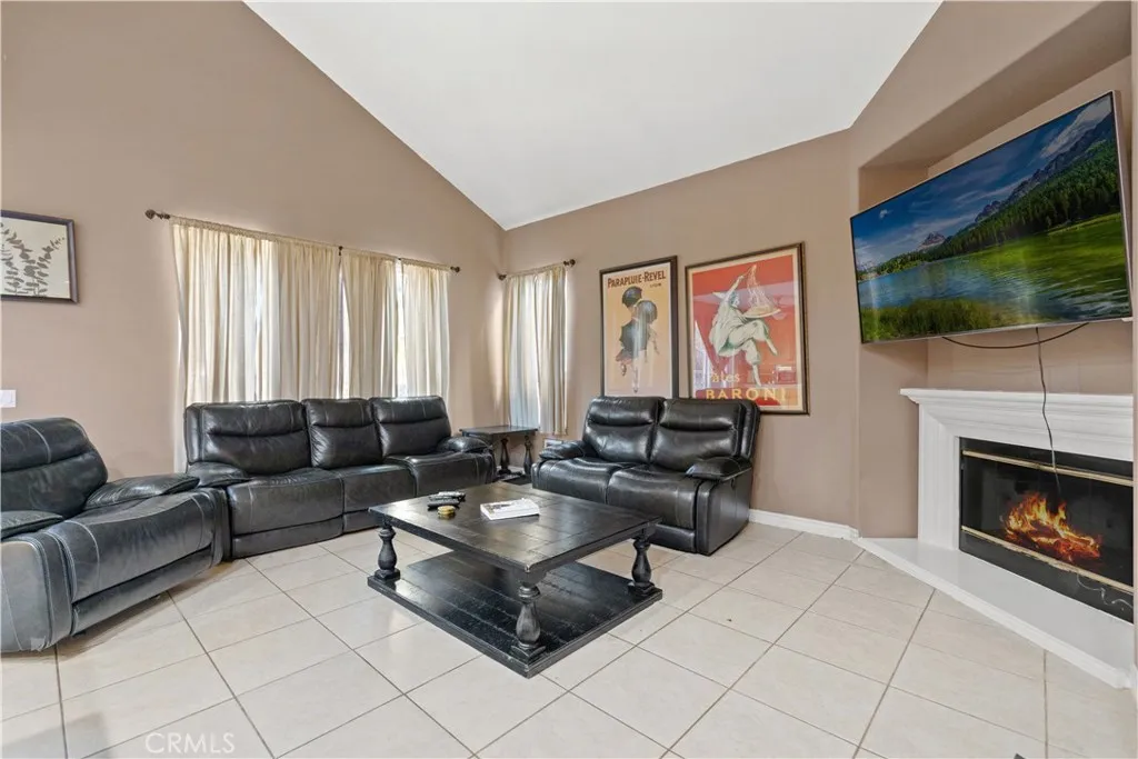33568 Warwick Hills Road, Yucaipa, CA, 92399