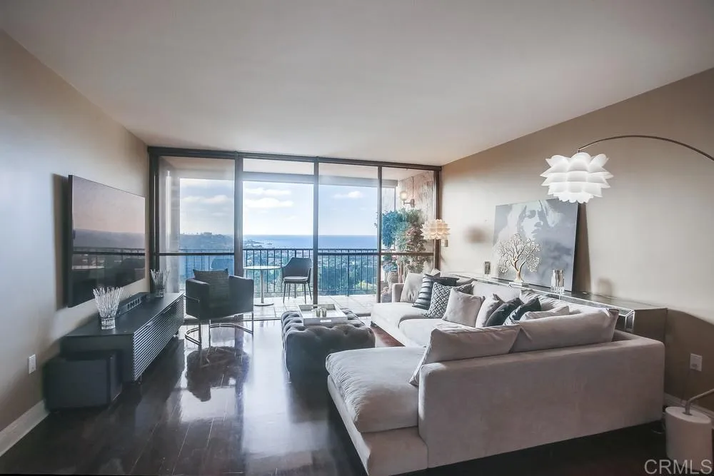 https://cdn.realtyfeed.com/cdn/127/305010937/2503cbbf1627b583023eeb73123b8af8.webp