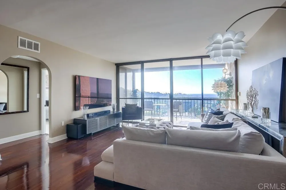 https://cdn.realtyfeed.com/cdn/127/305010937/4c8d7869083d3c4376ffb393fe969905.webp