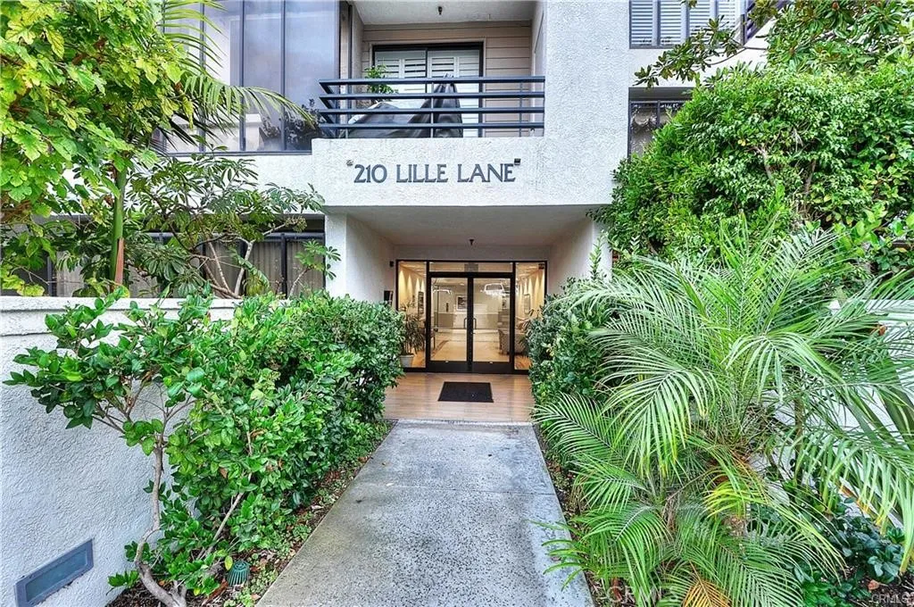 210 Lille Lane UNIT 208, Newport Beach, CA, 92663