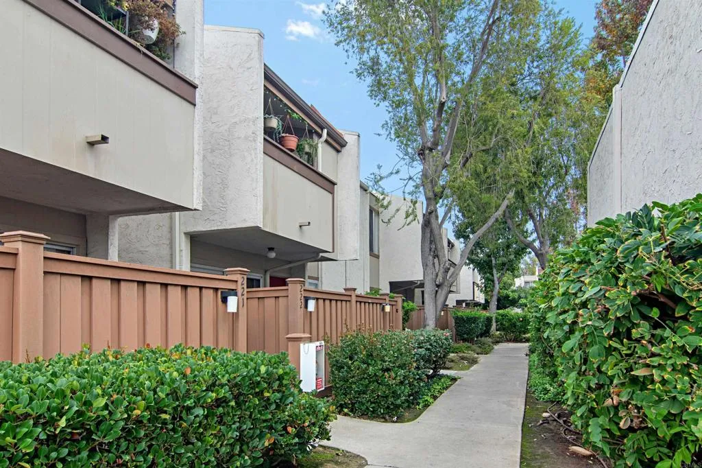 https://cdn.realtyfeed.com/cdn/127/305029638/c7f28ae326c1a03b787155faa252e750.webp